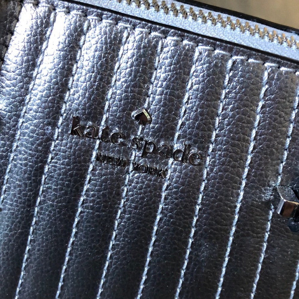 Kate Spade NWT silver mini dome crossbody🔥🔥 - Picture 5 of 15